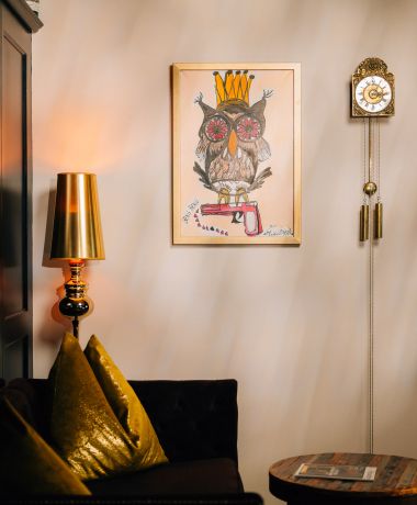 Kunstgemälde an der Wand im Designhotel Cortisen am Wolfgangsee im Salzkammergut