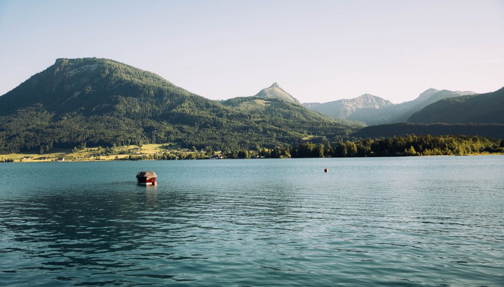 Blick auf den Wolfgangsee vom Adults Only Boutique Hotel Cortisen am See im Salzkammergut
