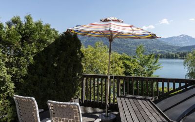 Seeblick vom Balkon eines Zimmers im Boutique Hotel Cortisen am Wolfgangsee