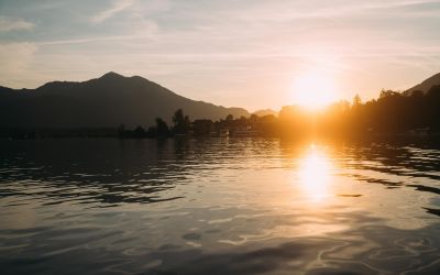 Sonnenuntergang über dem Wolfgangsee beim Hotel Cortisen am See im Salzburger Land