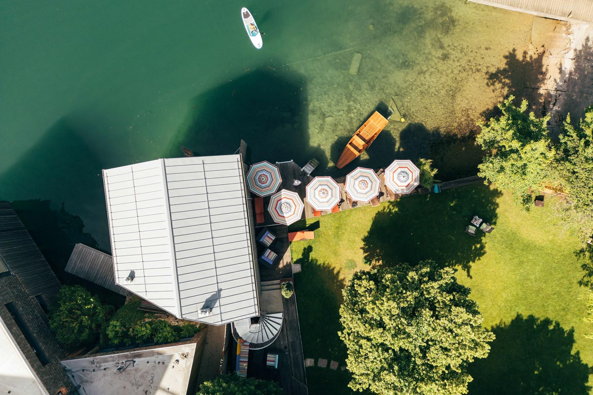 4-Sterne Boutique Hotel Cortisen am Wolfgangsee von oben mit direktem Seezugang