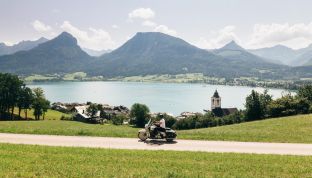 Biker im Motorradurlaub am Wolfgangsee im Salzkammergut