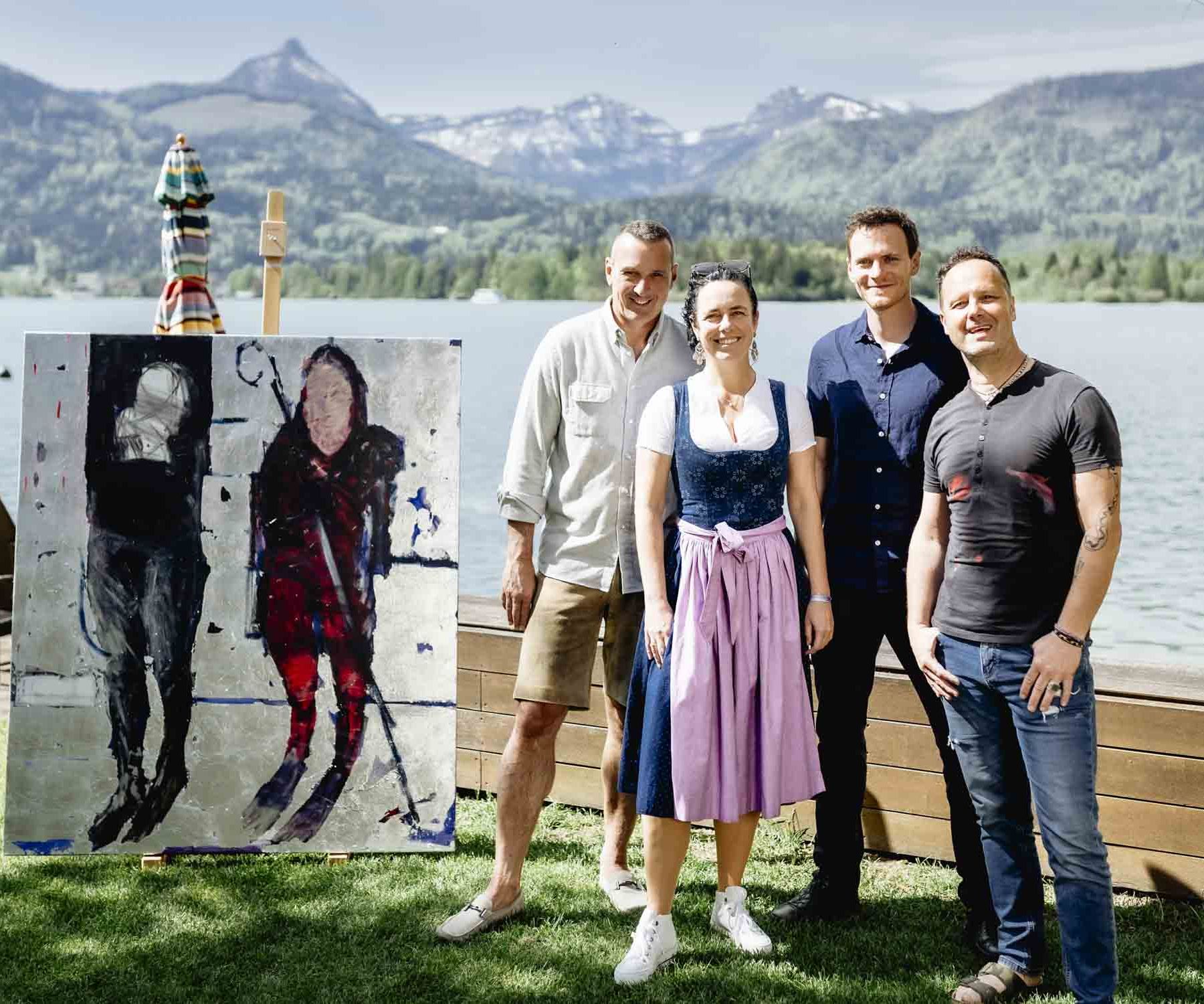 Menschen beim Art Circle am Wolfgangsee im Designhotel Cortisen am See