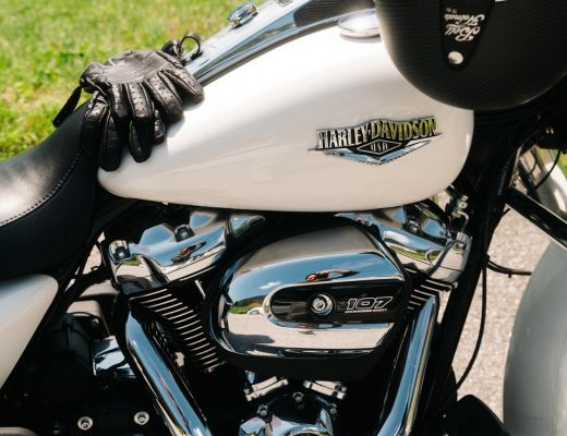 Harley mieten im Motorradhotel im Salzkammergut am Wolfgangsee für Motorradtouren