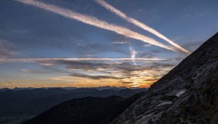 Sonnenaufgang im Herbst am Wolfgangsee beim Wandern vom Boutique Hotel Cortisen