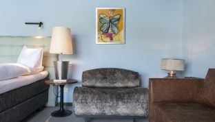 Kunst in der Bootshaus Suite im Designhotel Cortisen direkt am Wolfgangsee