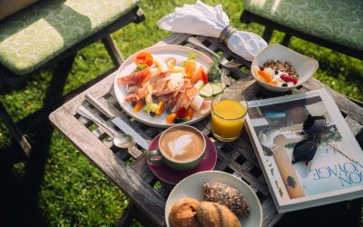 Gourmet Frühstück mit Kaffee, Saft und Brötchen im Boutique Hotel Cortisen am Wolfgangsee