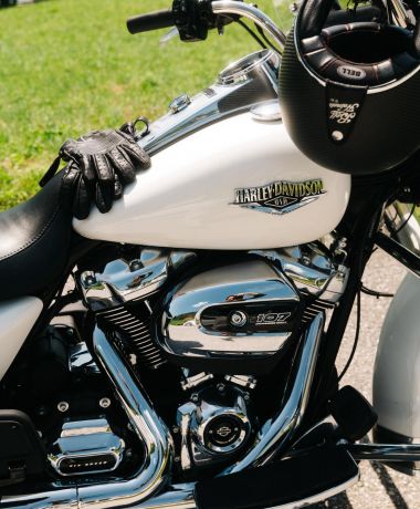 Harley mieten im Motorradhotel im Salzkammergut am Wolfgangsee für Motorradtouren