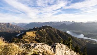 Ausblick am Wolfgangsee im Herbst