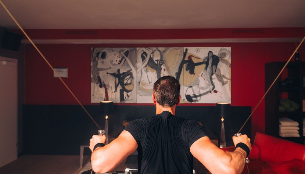 Training im Fitnessstudio im Adults Only Hotel Cortisen am Wolfgangsee im Salzkammergut