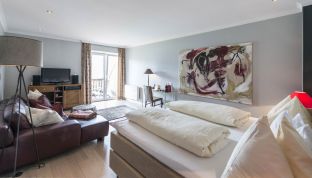 Premium Zimmer mit Seeblick im Arthotel Cortisen am Wolfgangsee