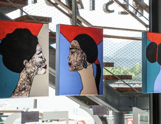 Kunstwerke bei einer Vinisage im Adults Only Hotel Cortisen am Wolfgangsee beim Art Circle