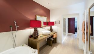 Bad der Red Suite im Boutique Hotel Cortisen am Wolfgangsee