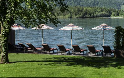Liegestühle am Wolfgangsee am Boutique Hotel Cortisen am See