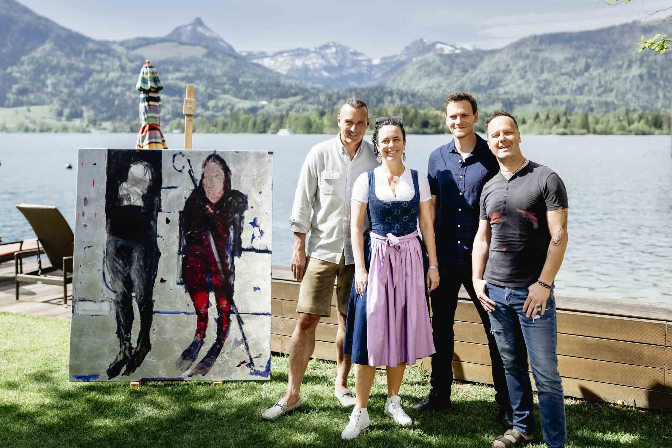 Menschen beim Art Circle am Wolfgangsee im Designhotel Cortisen am See